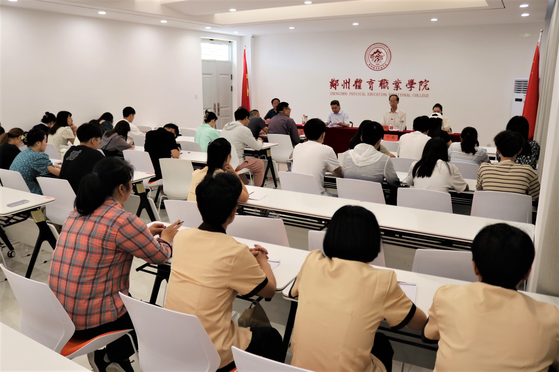 ug环球APP下载图片