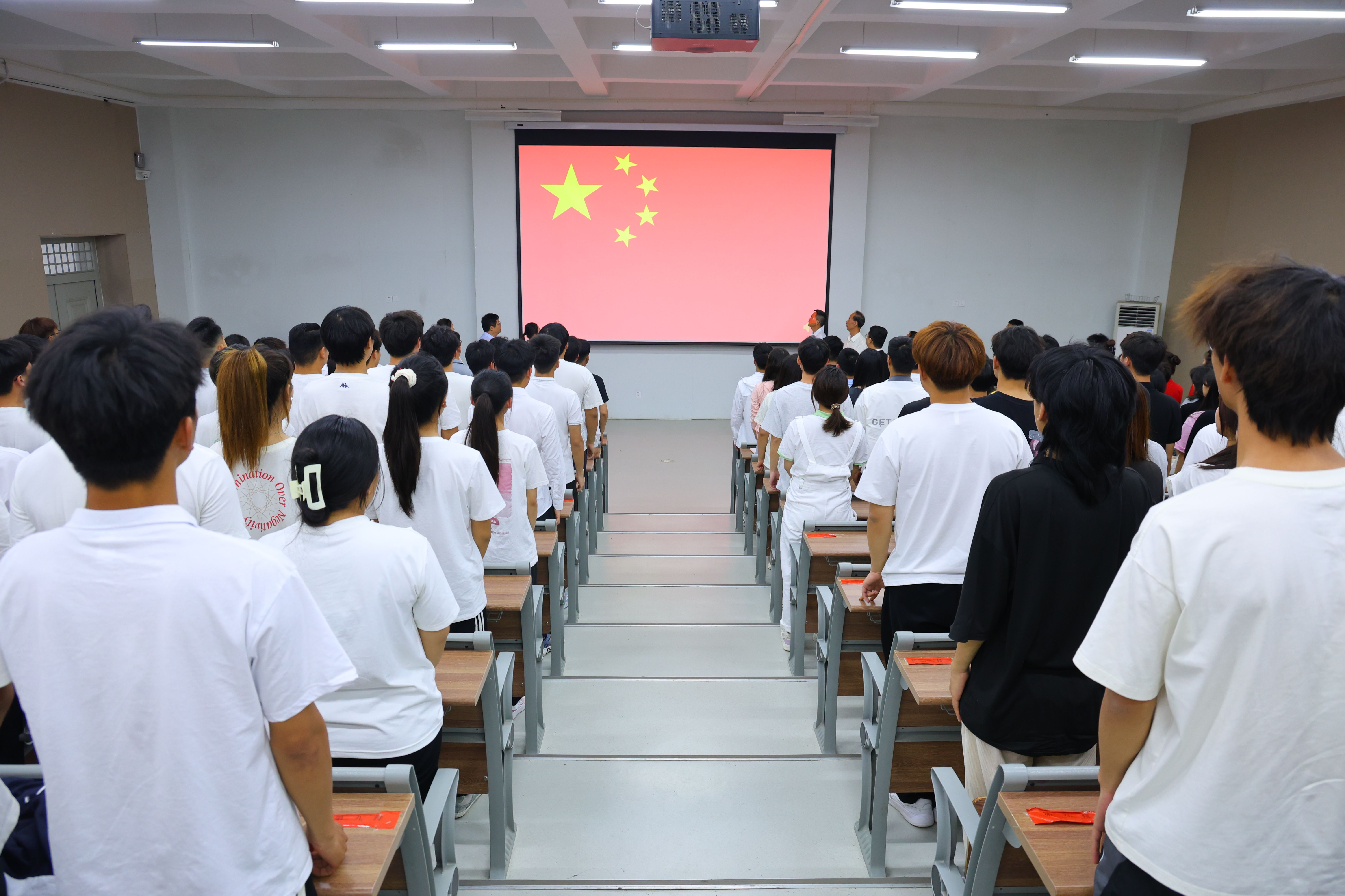 ug环球安全通道图片