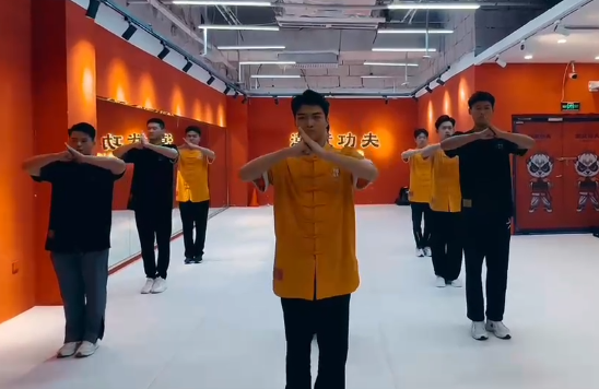 ug环球欧冠直播图片