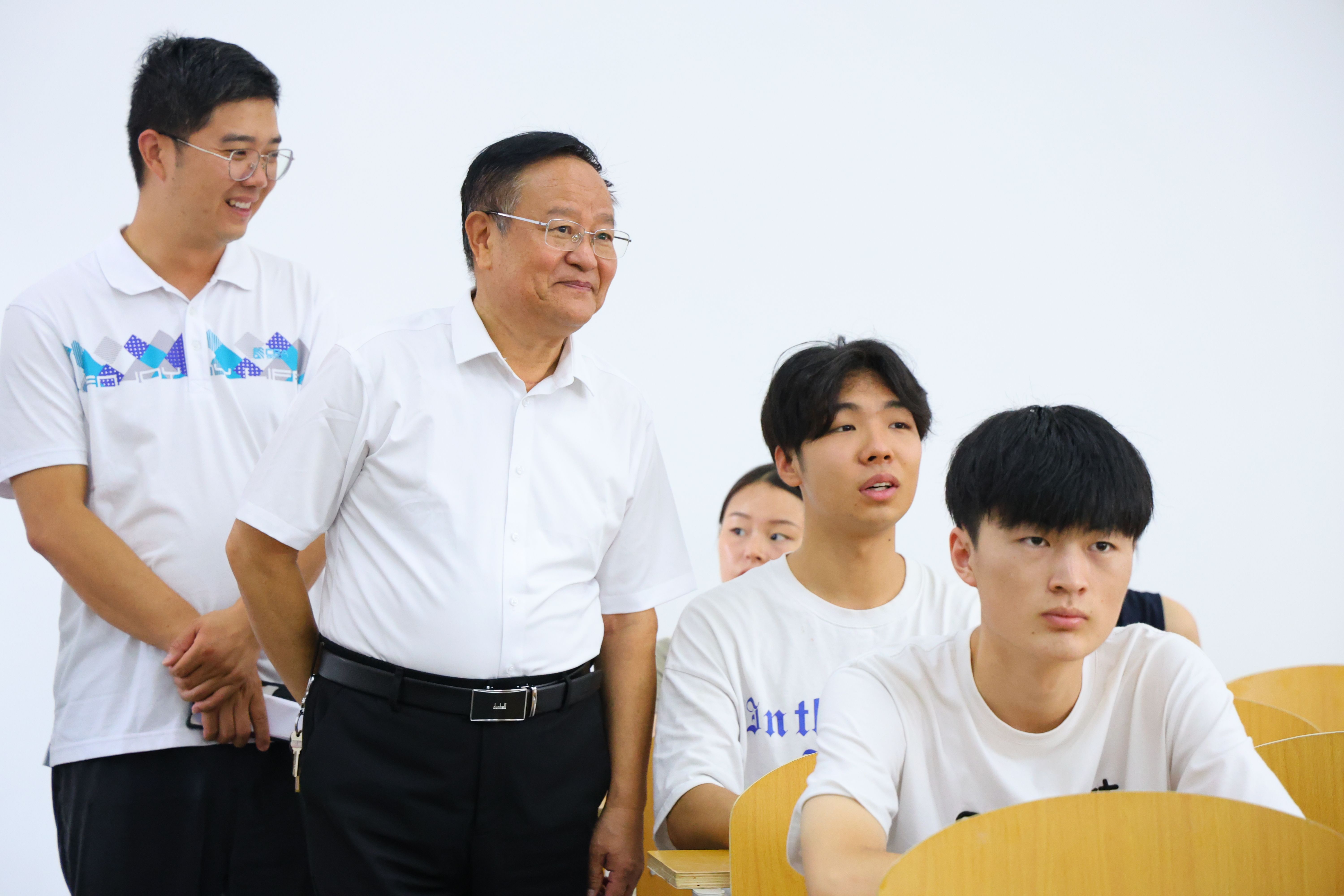 ug环球客户端图片
