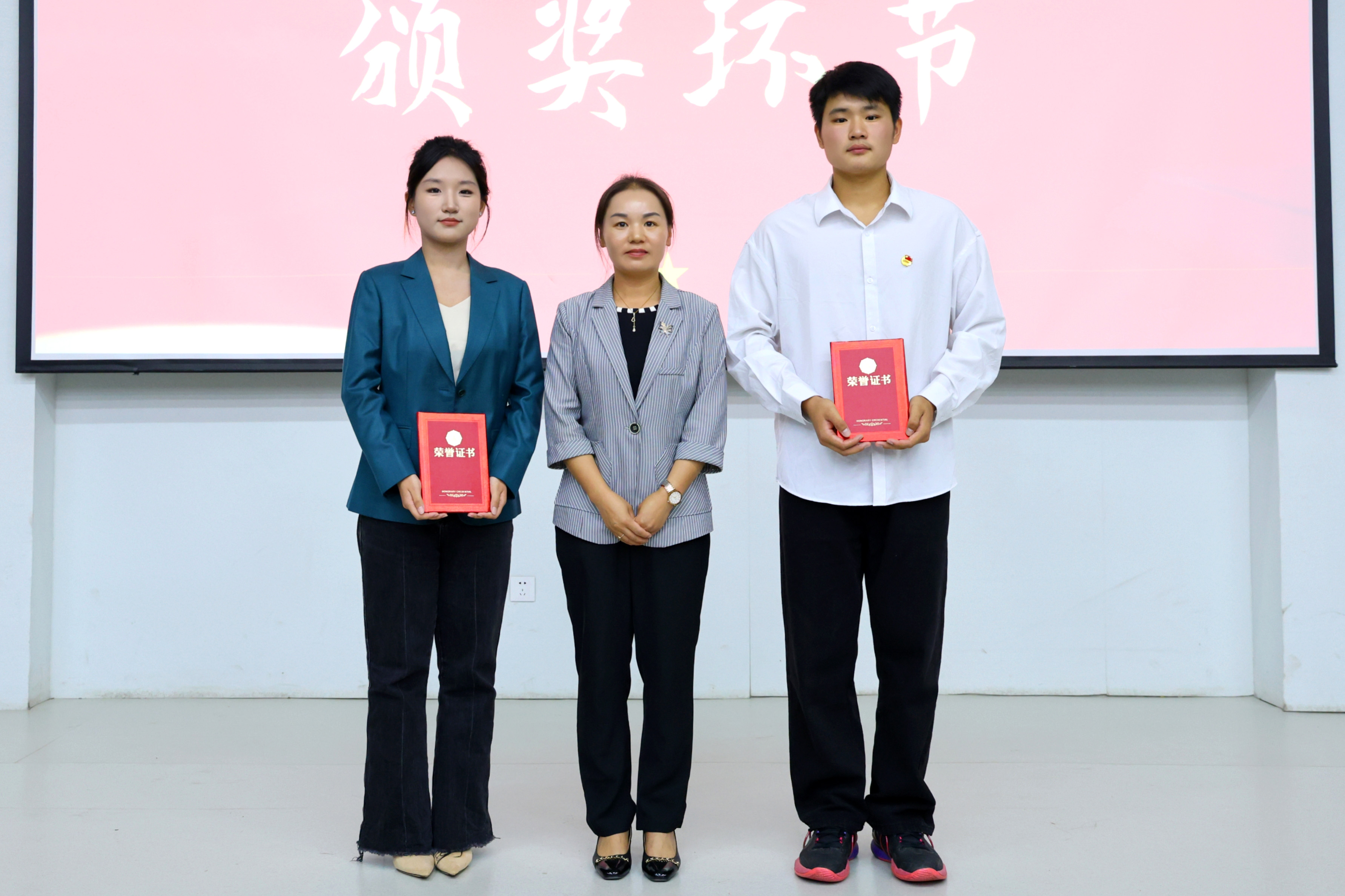 ug环球客户端图片