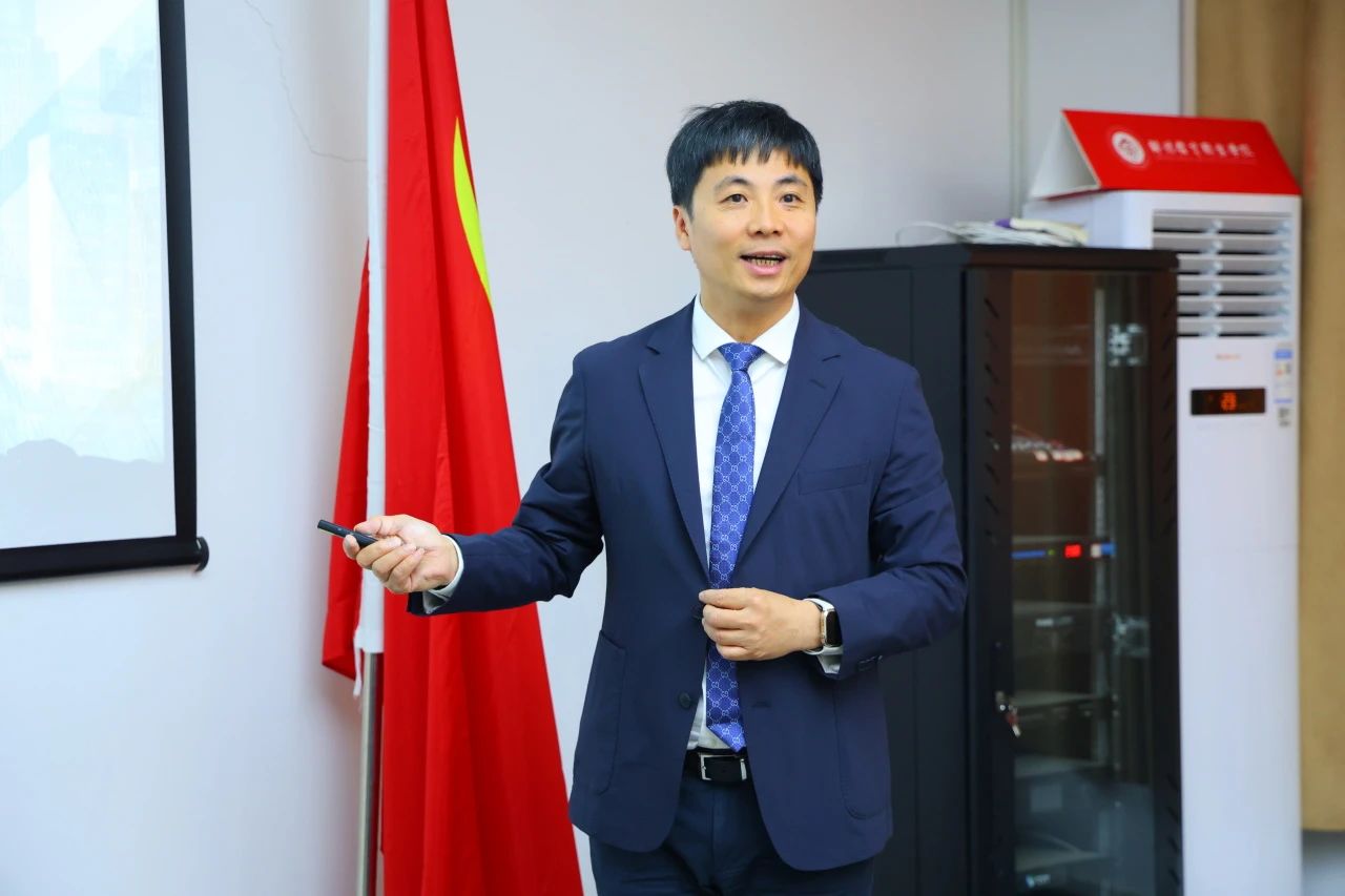 ug环球客户端图片