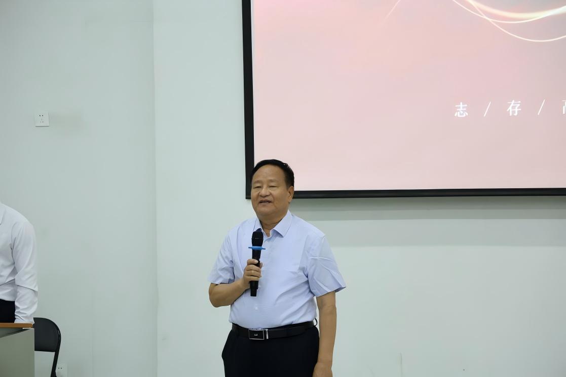 ug环球APP下载图片