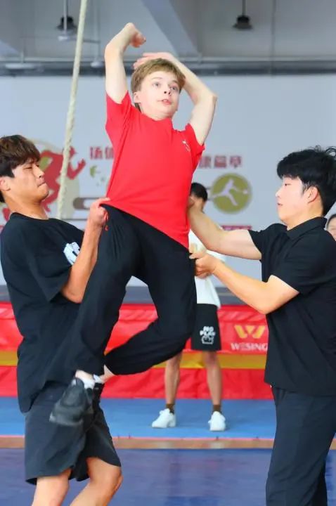 ug环球APP下载图片