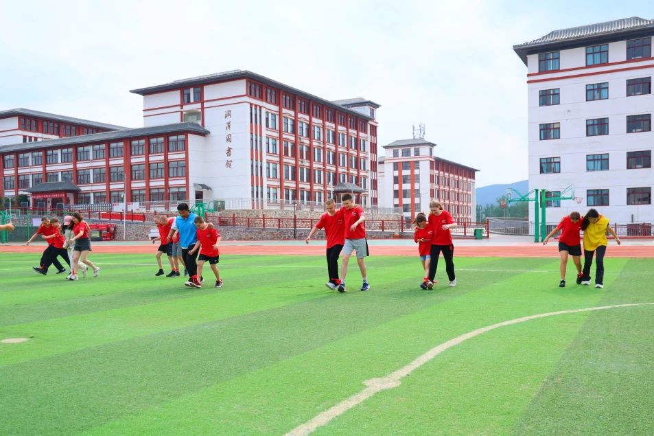 ug环球安全通道图片