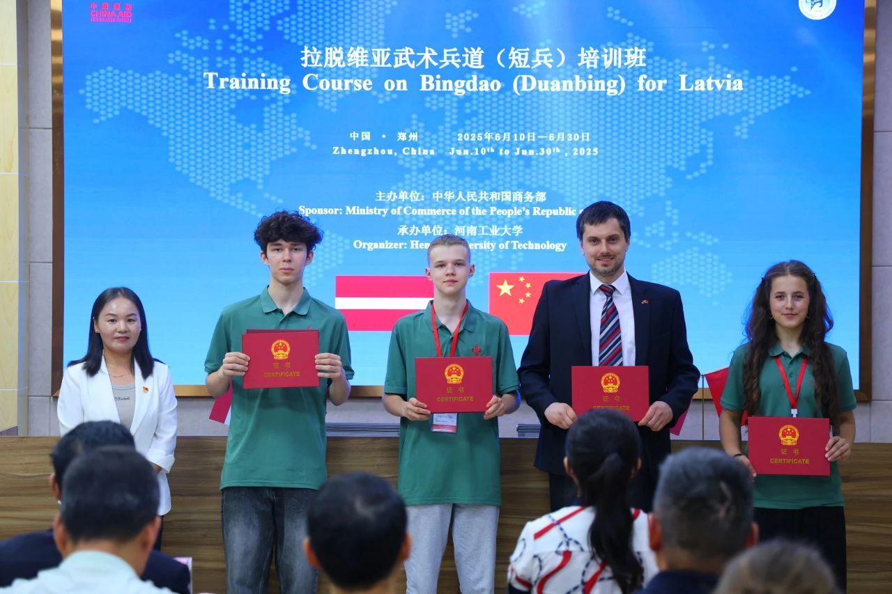 ug环球手机版图片