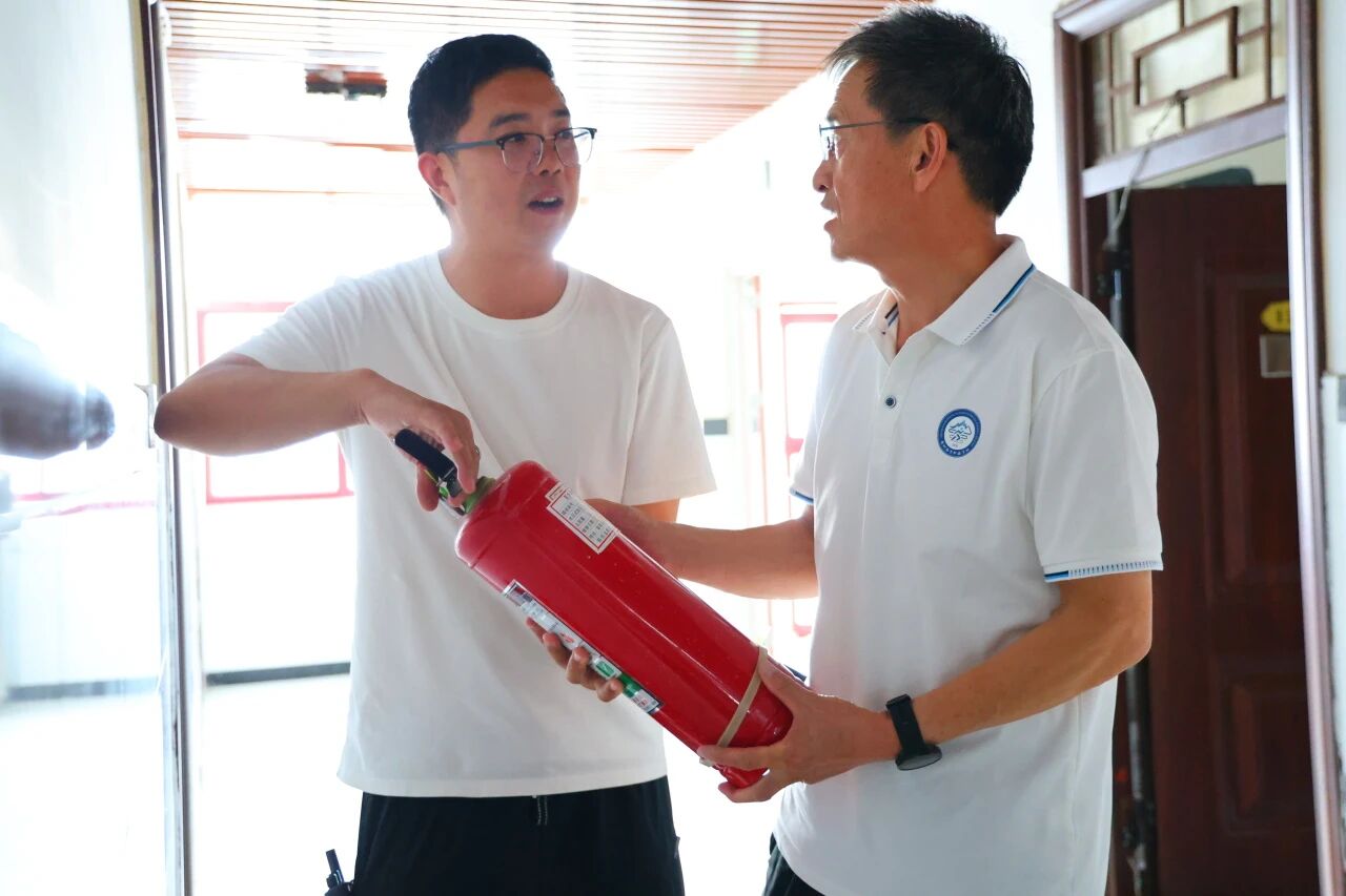 ug环球APP下载图片