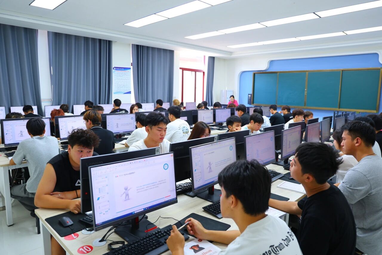 ug环球APP下载图片