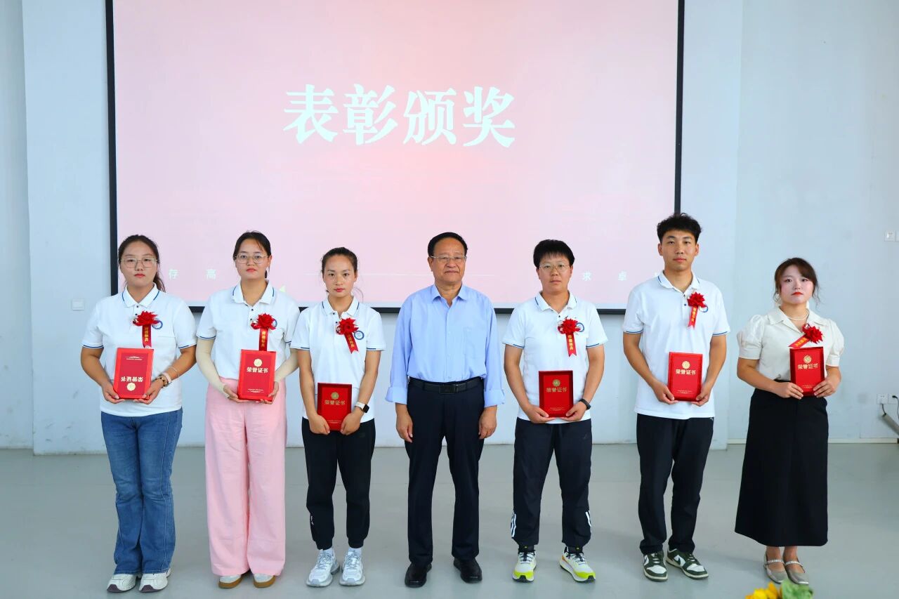 ug环球APP下载图片