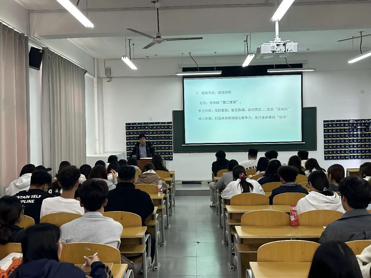 ug环球手机版图片